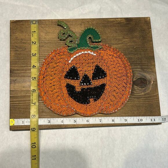 Jack-O-Lantern Pumpkin String Art Plaque Wall Hanging 9" x 11.5" Halloween Fall - Picture 5 of 5